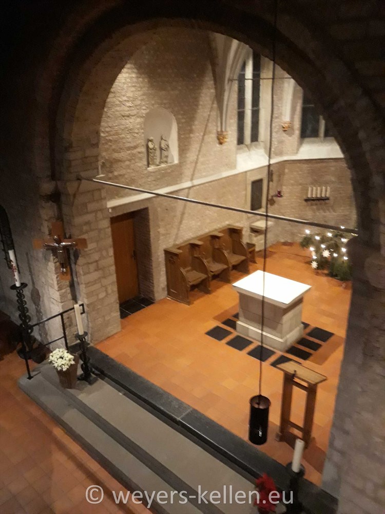 -Alte Kirche 1218